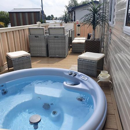 Relaxing Breaks With Hot Tub At Tattershal Lakes 3 Bedroom Tattershall Ngoại thất bức ảnh