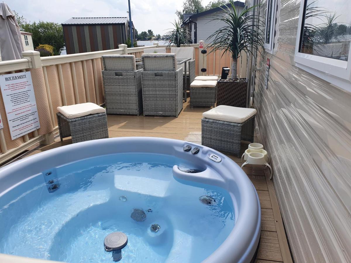 Relaxing Breaks With Hot Tub At Tattershal Lakes 3 Bedroom Tattershall Ngoại thất bức ảnh