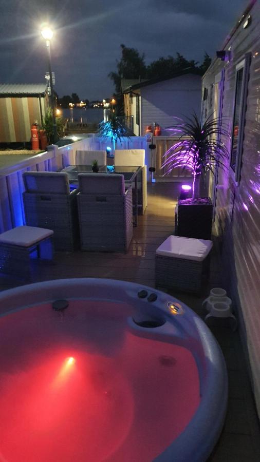 Relaxing Breaks With Hot Tub At Tattershal Lakes 3 Bedroom Tattershall Ngoại thất bức ảnh